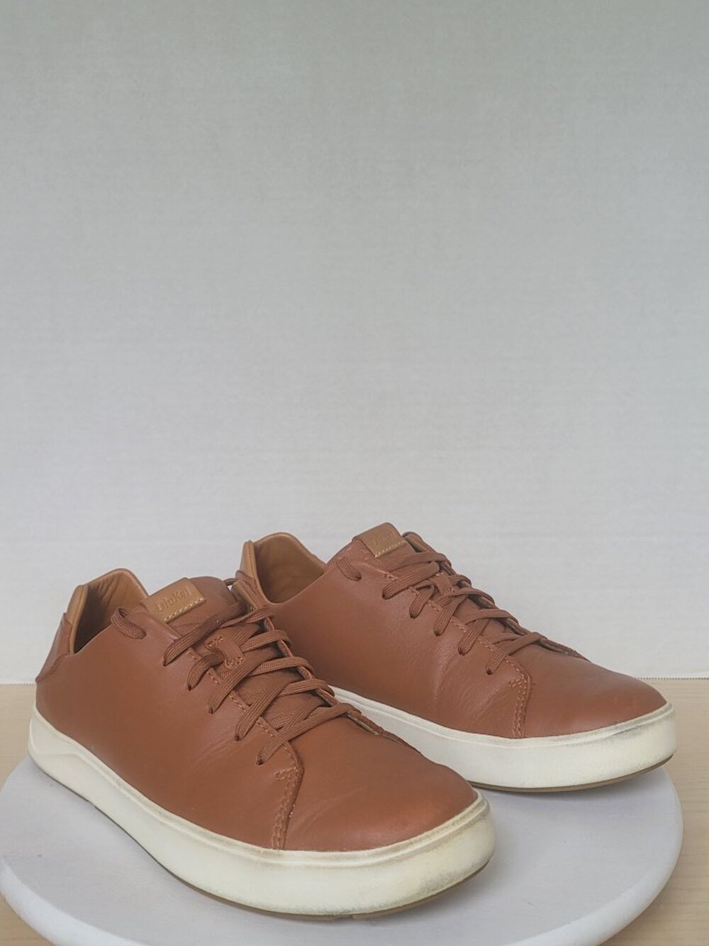 OluKai Men's Lae'ahi Li ‘Ili Brown Waterproof Leather Casual Sneaker Size 10.5M